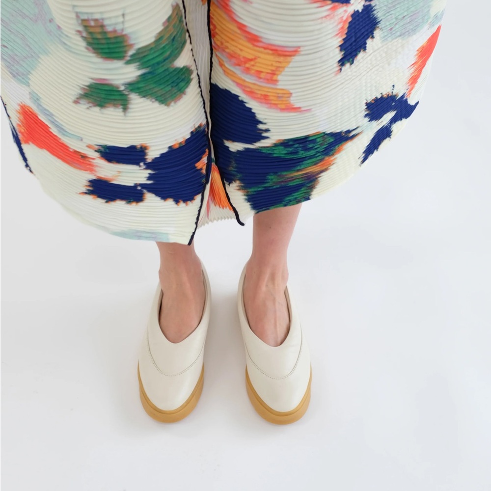Beklina Margo sneaker off white 9 cushion flats new - Picture 3 of 7